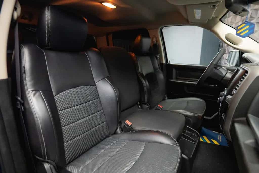 Dodge RAM 5.7 V8 HEMI 4x4 OFFROAD Night-Paket *LED*AHK 10/2019-photo-43