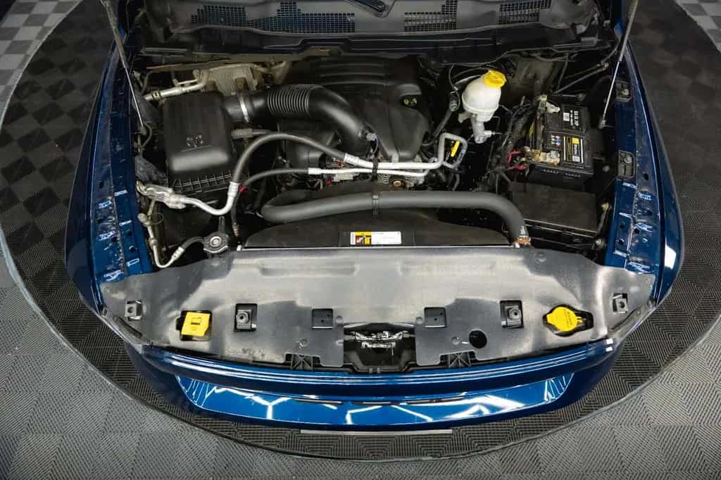 Dodge RAM 5.7 V8 HEMI 4x4 OFFROAD Night-Paket *LED*AHK 10/2019-photo-44