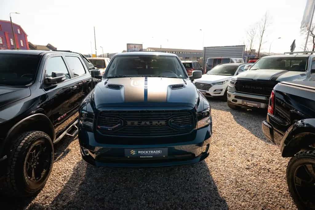 Dodge RAM 5.7 V8 HEMI 4x4 OFFROAD Night-Paket *LED*AHK 10/2019-photo-45