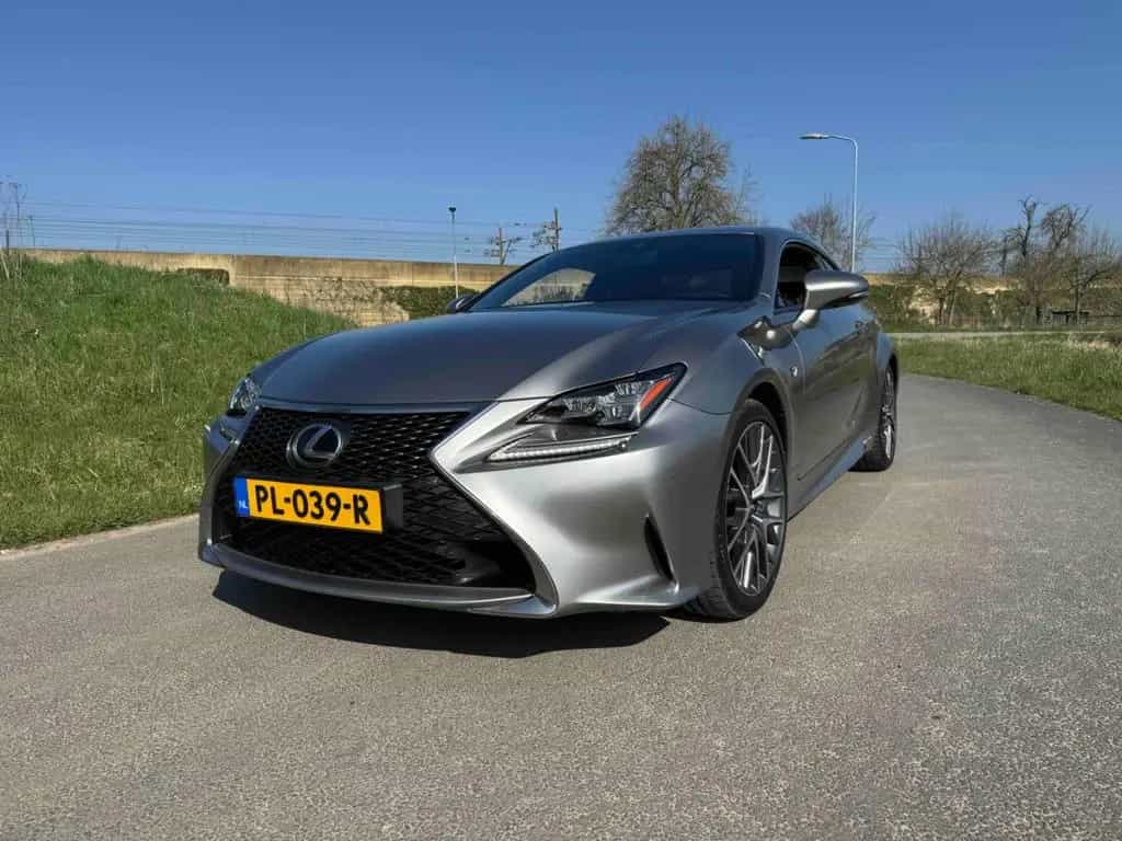 Lexus RC 300 h F SPORT Liebhaberfahrzeug 07/2017-photo-2