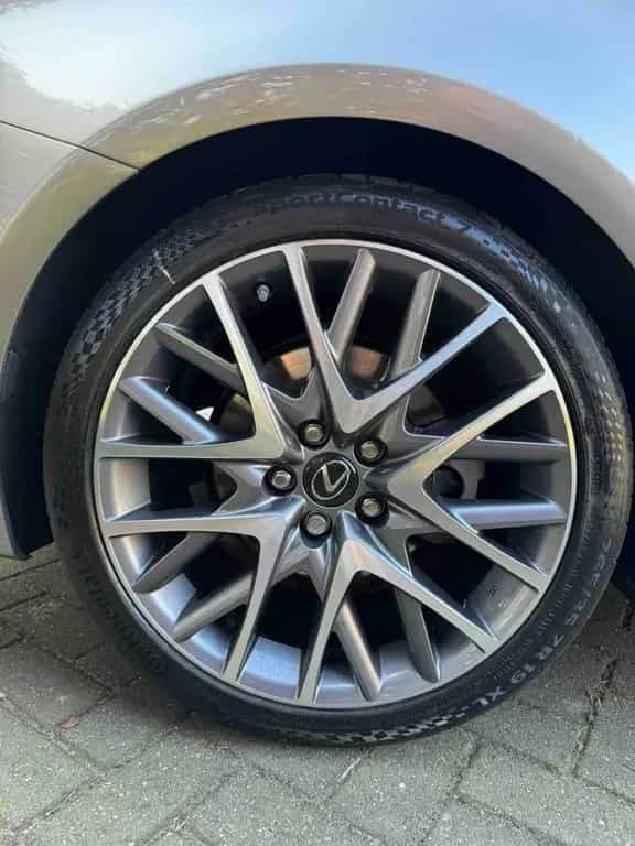 Lexus RC 300 h F SPORT Liebhaberfahrzeug 07/2017-photo-9