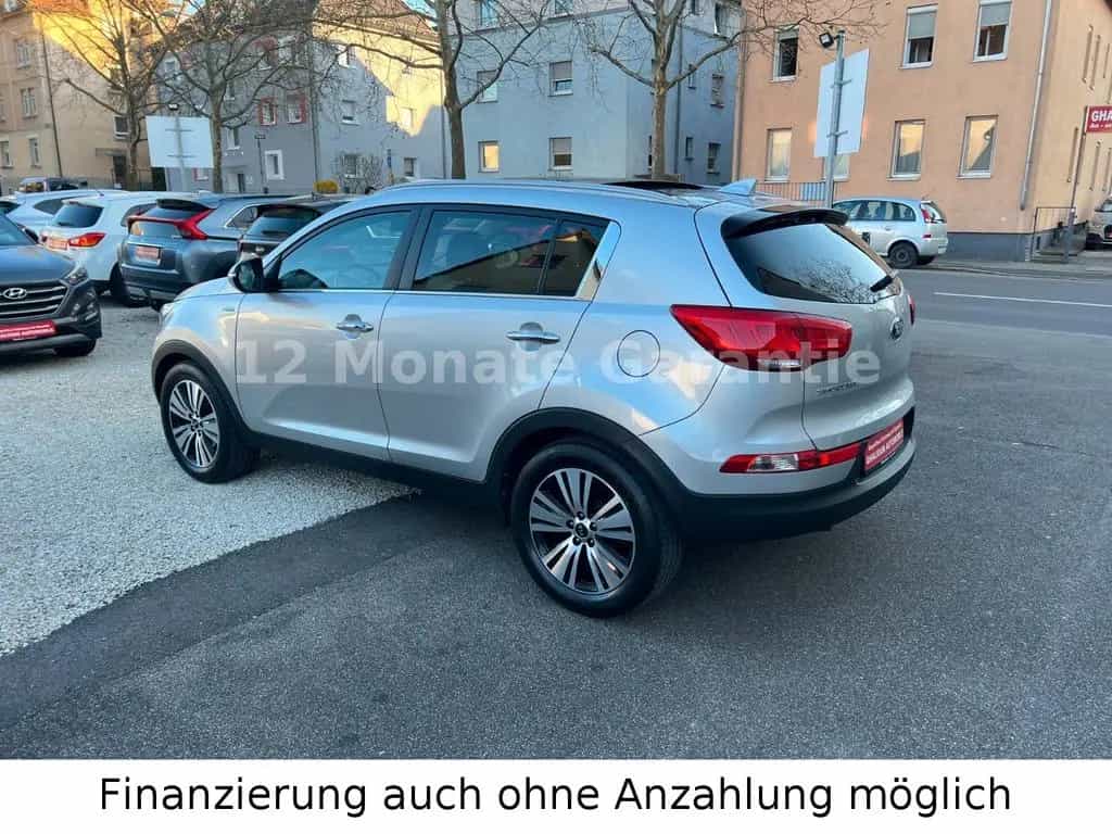 Kia Sportage 2.0 GDI AWD Spirit Panorama-Dach Navi 11/2015-photo-9