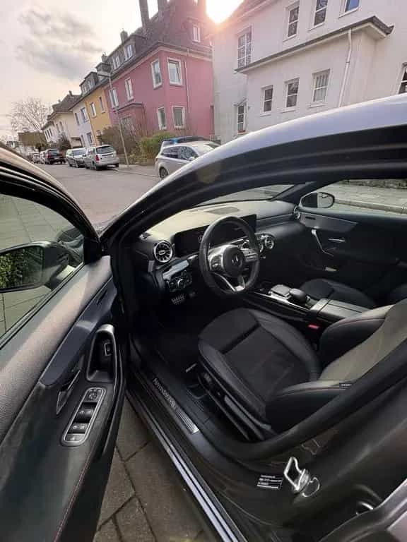Mercedes-Benz A-Class 250 - AMG Line & Business Paket 06/2020-photo-4