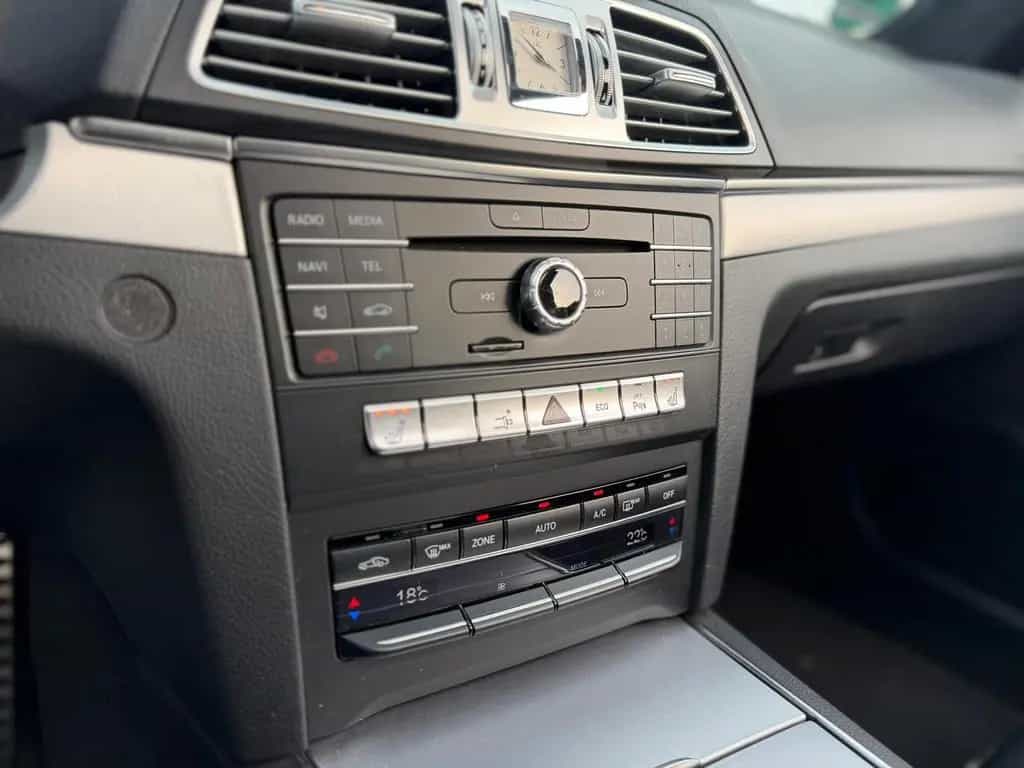 Mercedes-Benz E-Class 200 7-G AMG Sport-Paket PANO Ha&Ka KAMERA ILS 01/2016-photo-22