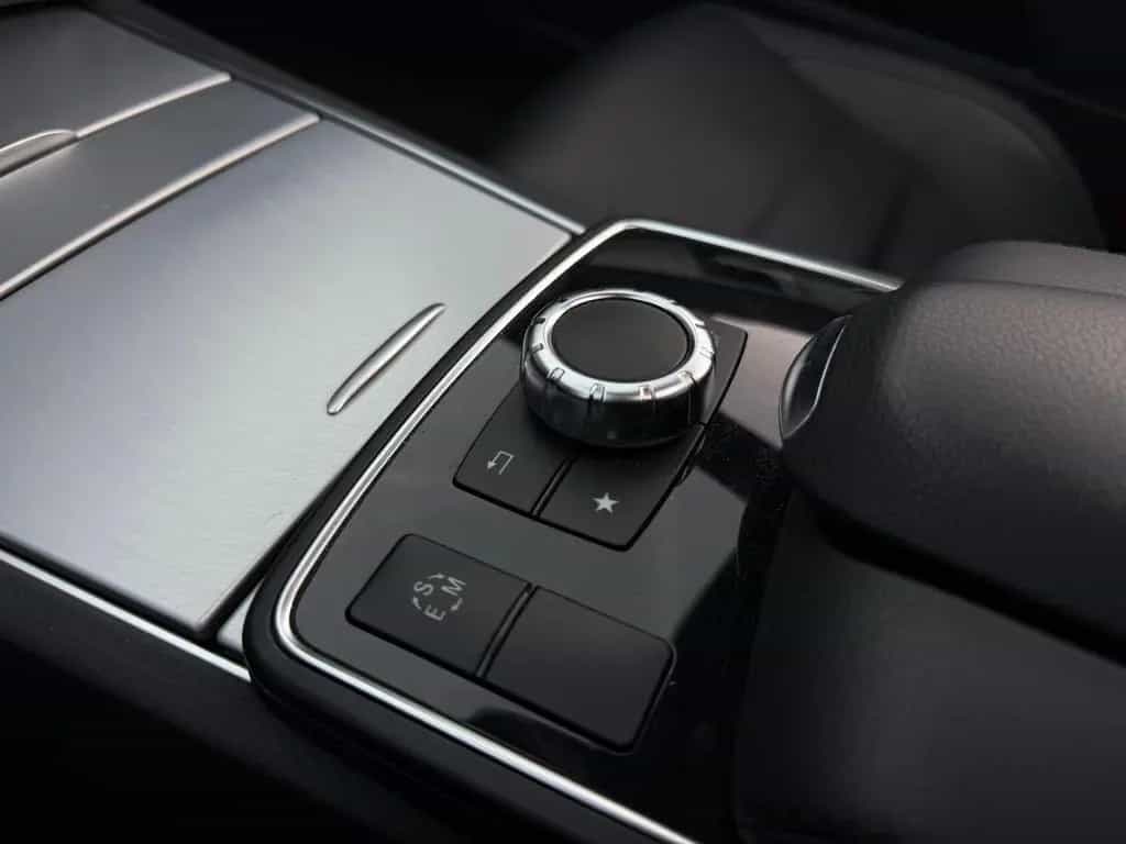 Mercedes-Benz E-Class 200 7-G AMG Sport-Paket PANO Ha&Ka KAMERA ILS 01/2016-photo-23