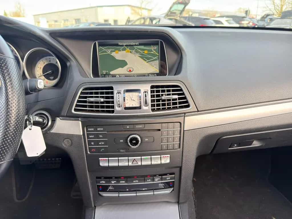 Mercedes-Benz E-Class 200 7-G AMG Sport-Paket PANO Ha&Ka KAMERA ILS 01/2016-photo-29