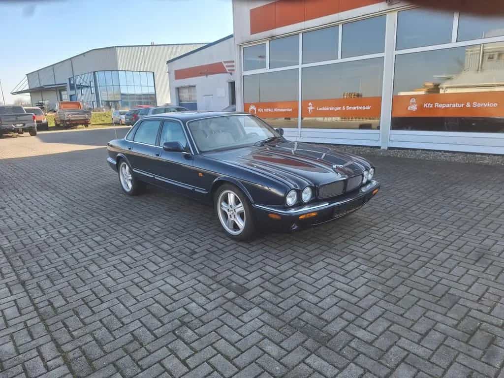 Jaguar XJR 4.0 V8 Kompressor , TÜV neu, guter Zustand 02/1998-photo-0