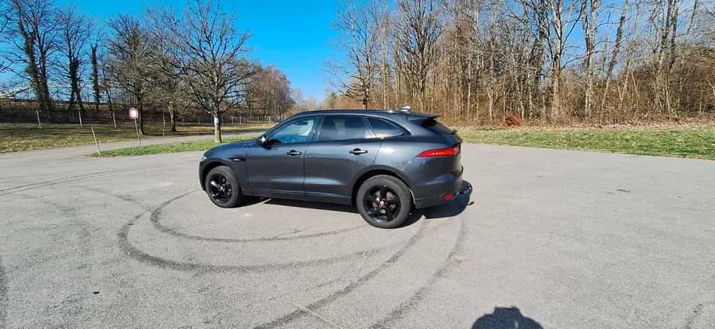 Jaguar F-Pace 20d R-Sport Automatik R-Sport 09/2018-photo-4