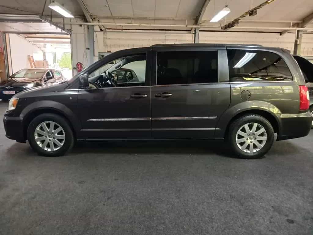 Chrysler Other Town & Country  7 SITZER AUTOM LEDER NAVI KAMERA 07/2016-photo-0