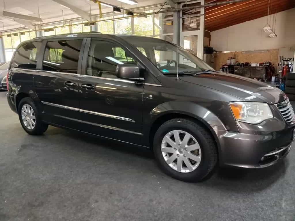 Chrysler Other Town & Country  7 SITZER AUTOM LEDER NAVI KAMERA 07/2016-photo-1