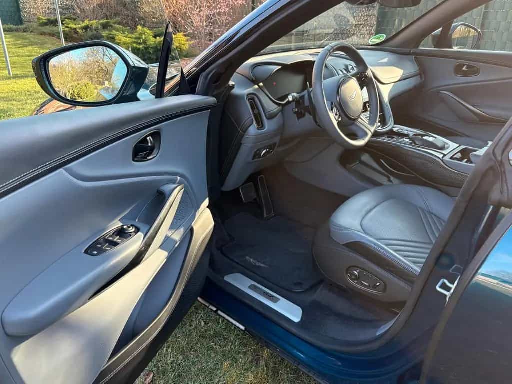 Aston Martin DBX 4.0 V8 - Ocellus Teal 04/2021-photo-2