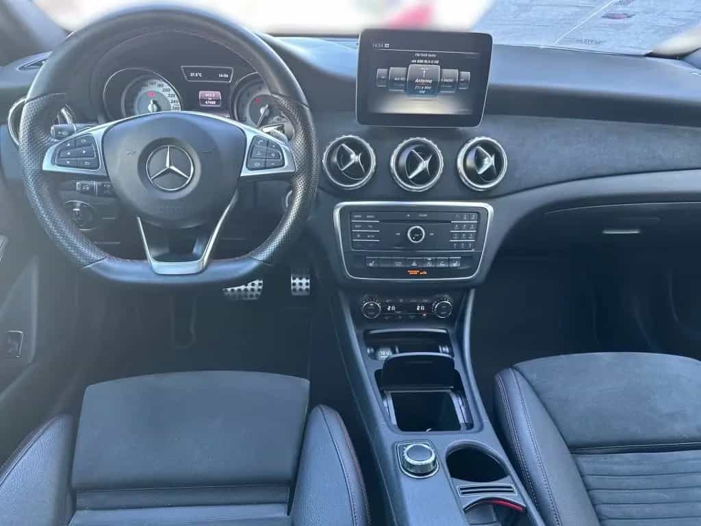 Mercedes-Benz GLA 200 7G-DCT AMG Line 05/2017-photo-11