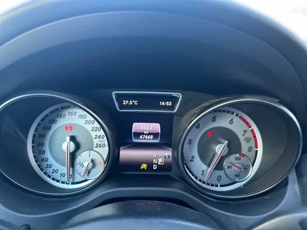 Mercedes-Benz GLA 200 7G-DCT AMG Line 05/2017-photo-12
