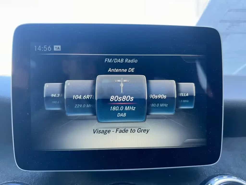 Mercedes-Benz GLA 200 7G-DCT AMG Line 05/2017-photo-16