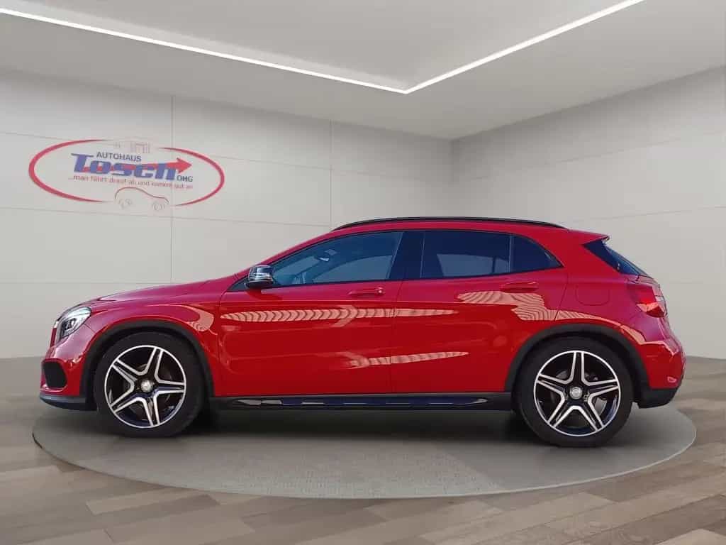 Mercedes-Benz GLA 200 7G-DCT AMG Line 05/2017-photo-4
