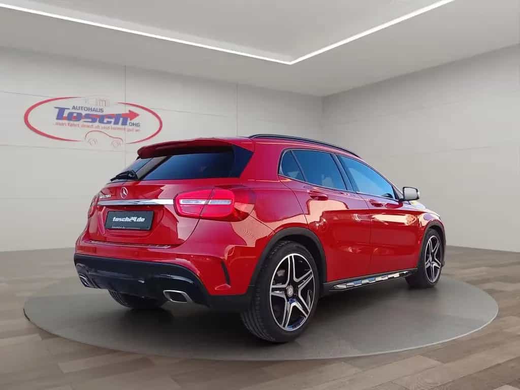 Mercedes-Benz GLA 200 7G-DCT AMG Line 05/2017-photo-5
