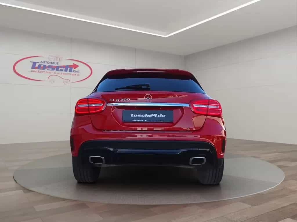 Mercedes-Benz GLA 200 7G-DCT AMG Line 05/2017-photo-7