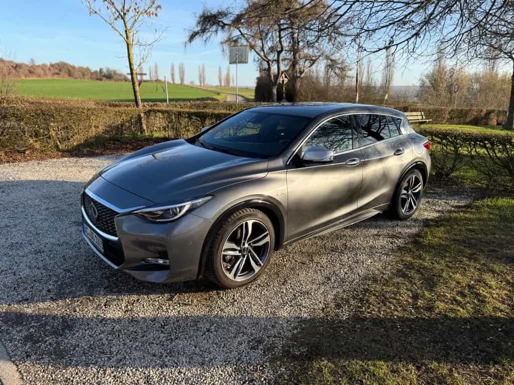 Infiniti Q30S 2.0t AWD | 211 PS | Sport | Vollausstattung 09/2016-photo-0