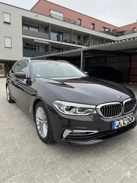 BMW 5 Series 540i xDrive Touring 11/2017-photo-1