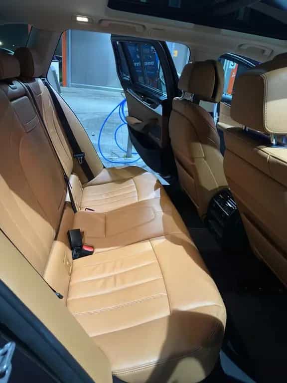BMW 5 Series 540i xDrive Touring 11/2017-photo-11