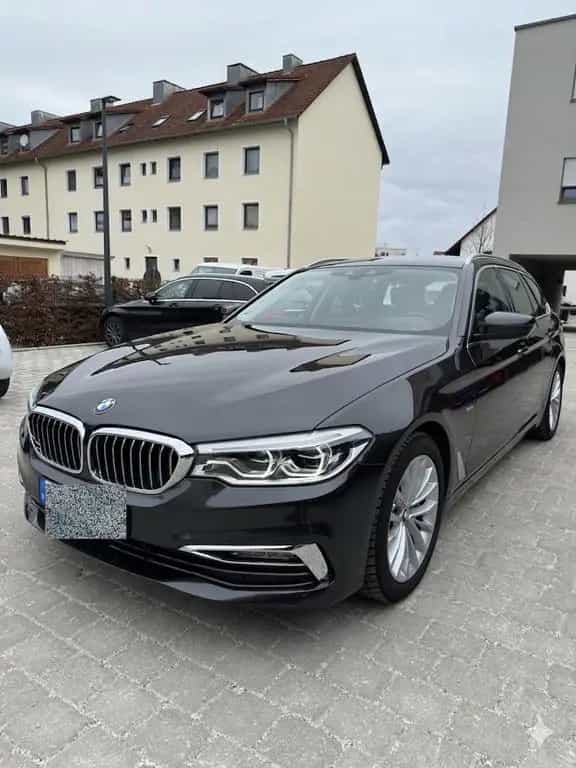 BMW 5 Series 540i xDrive Touring 11/2017-photo-2