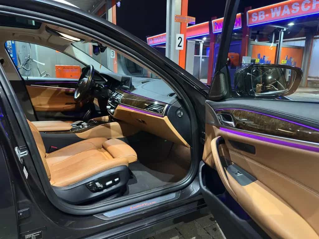 BMW 5 Series 540i xDrive Touring 11/2017-photo-6