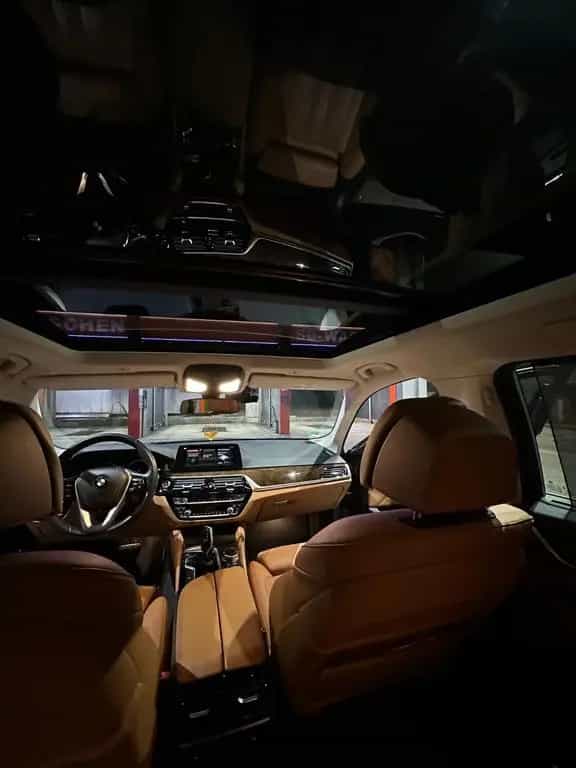 BMW 5 Series 540i xDrive Touring 11/2017-photo-9