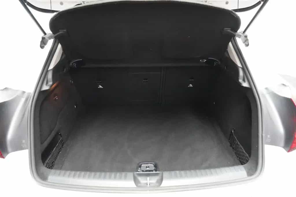 Mercedes-Benz GLA 200 AMG LED PANO PDC AHK NAVI Keyless 10/2018-photo-25
