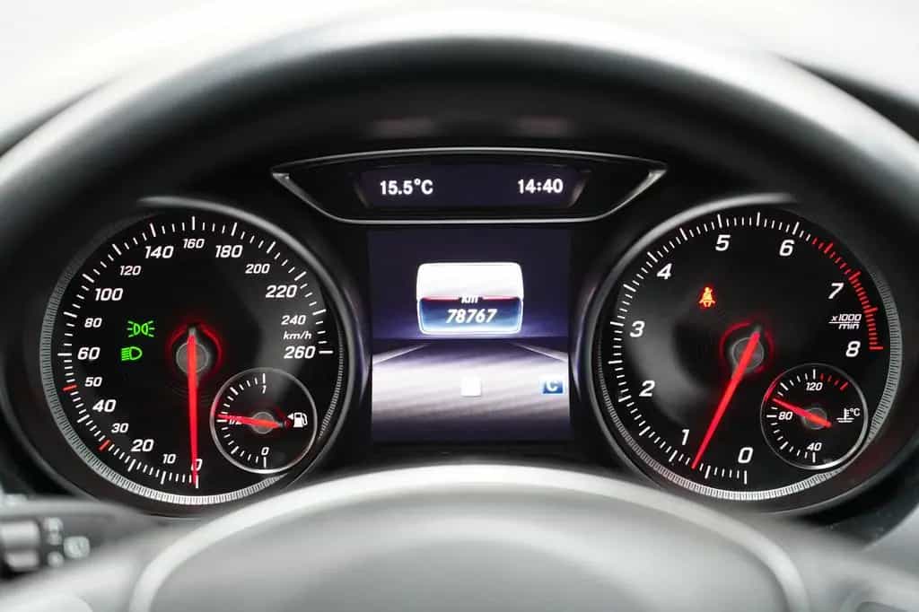 Mercedes-Benz GLA 200 AMG LED PANO PDC AHK NAVI Keyless 10/2018-photo-26