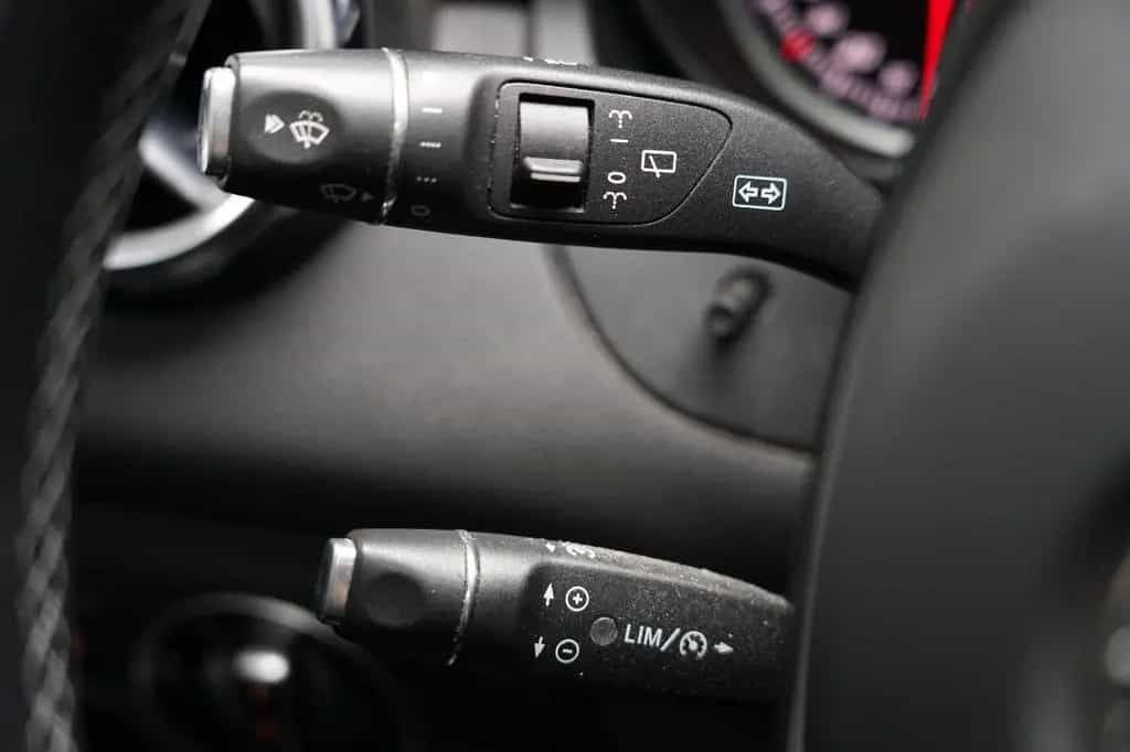 Mercedes-Benz GLA 200 AMG LED PANO PDC AHK NAVI Keyless 10/2018-photo-28