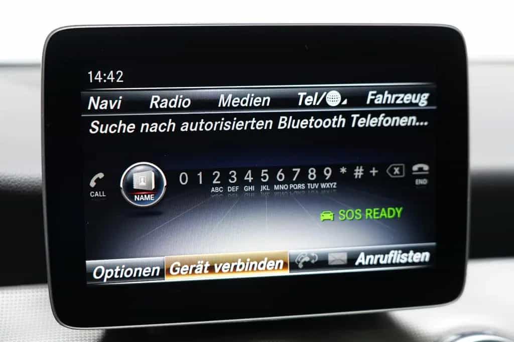 Mercedes-Benz GLA 200 AMG LED PANO PDC AHK NAVI Keyless 10/2018-photo-38
