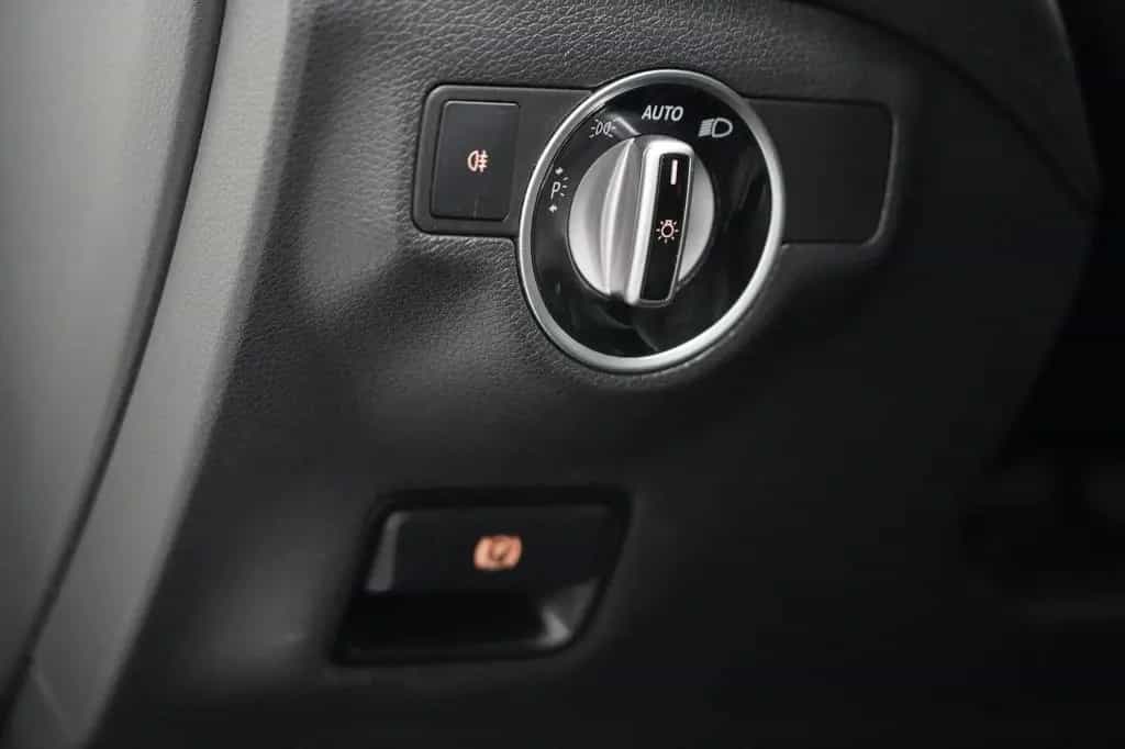 Mercedes-Benz GLA 200 AMG LED PANO PDC AHK NAVI Keyless 10/2018-photo-39