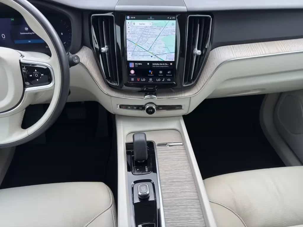Volvo XC60 B4 Core/Leder/Navi/LED/Kam/el.HKL/hzb.LK 01/2023-photo-10