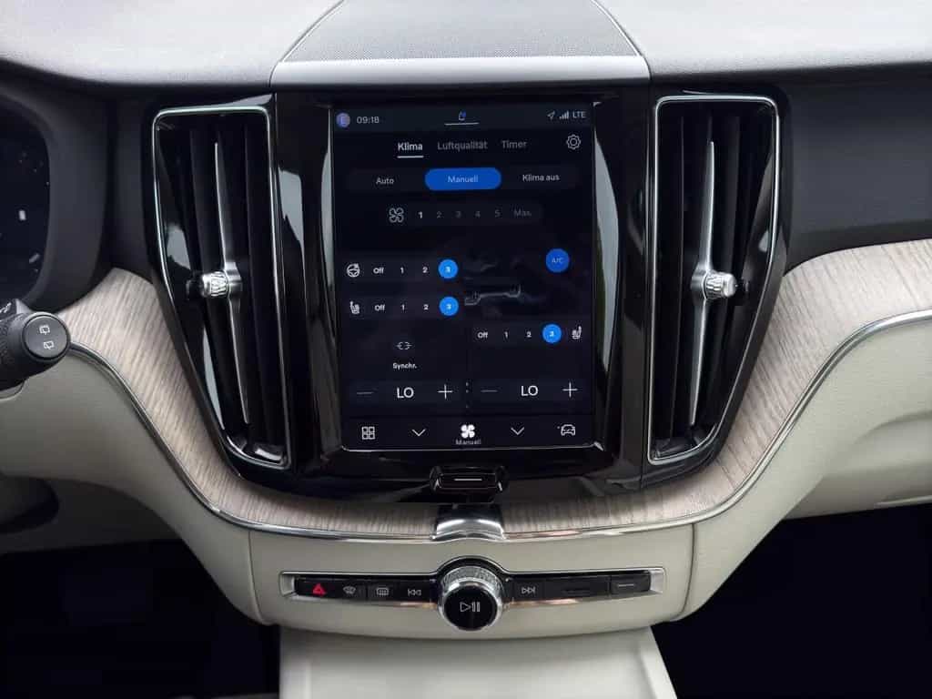 Volvo XC60 B4 Core/Leder/Navi/LED/Kam/el.HKL/hzb.LK 01/2023-photo-19