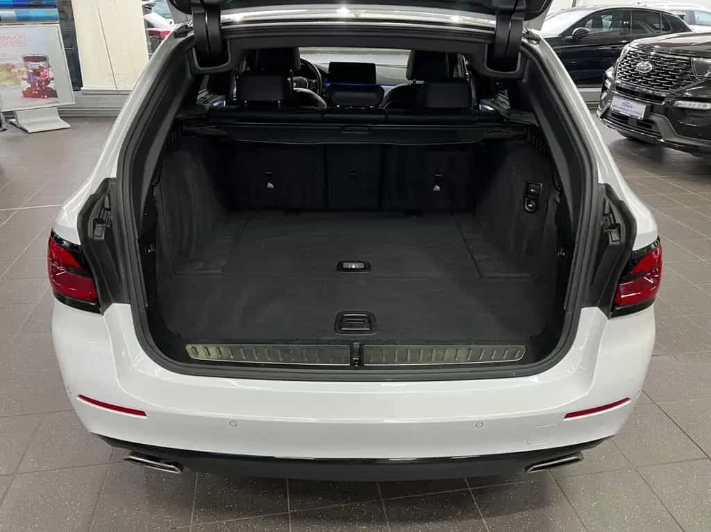 BMW 5 Series 520 d Touring AMB+AHK+DAP+HuD+Pano+HaKa+SH+MEM 02/2023-photo-12