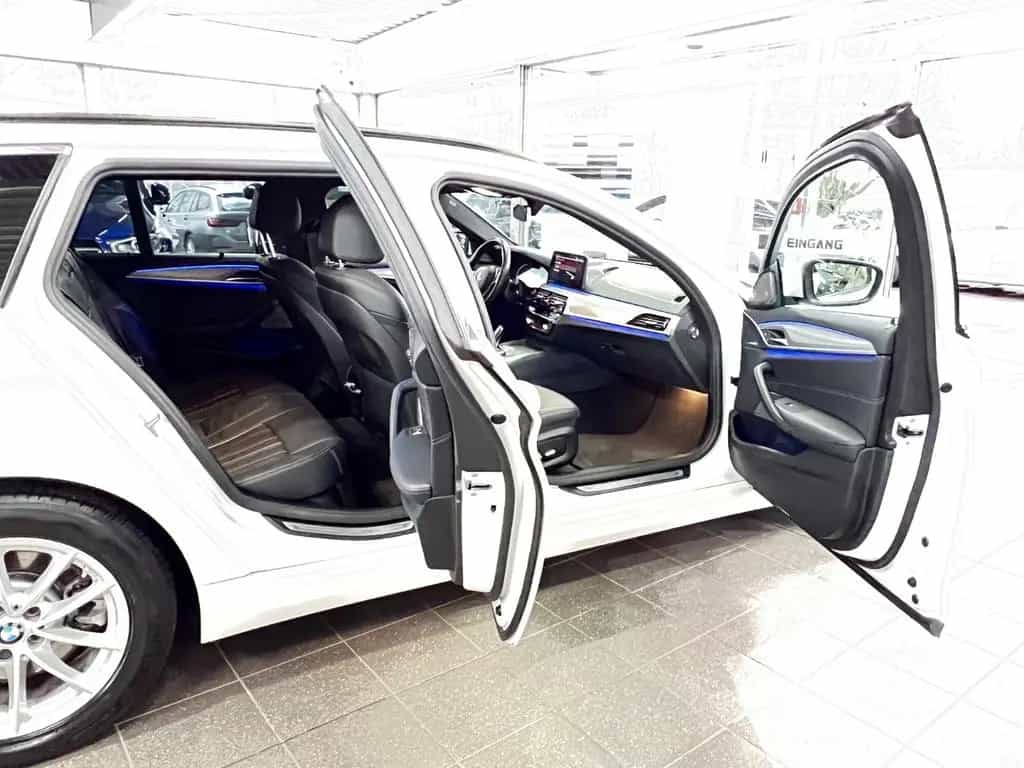 BMW 5 Series 520 d Touring AMB+AHK+DAP+HuD+Pano+HaKa+SH+MEM 02/2023-photo-19