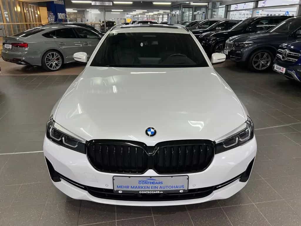 BMW 5 Series 520 d Touring AMB+AHK+DAP+HuD+Pano+HaKa+SH+MEM 02/2023-photo-2