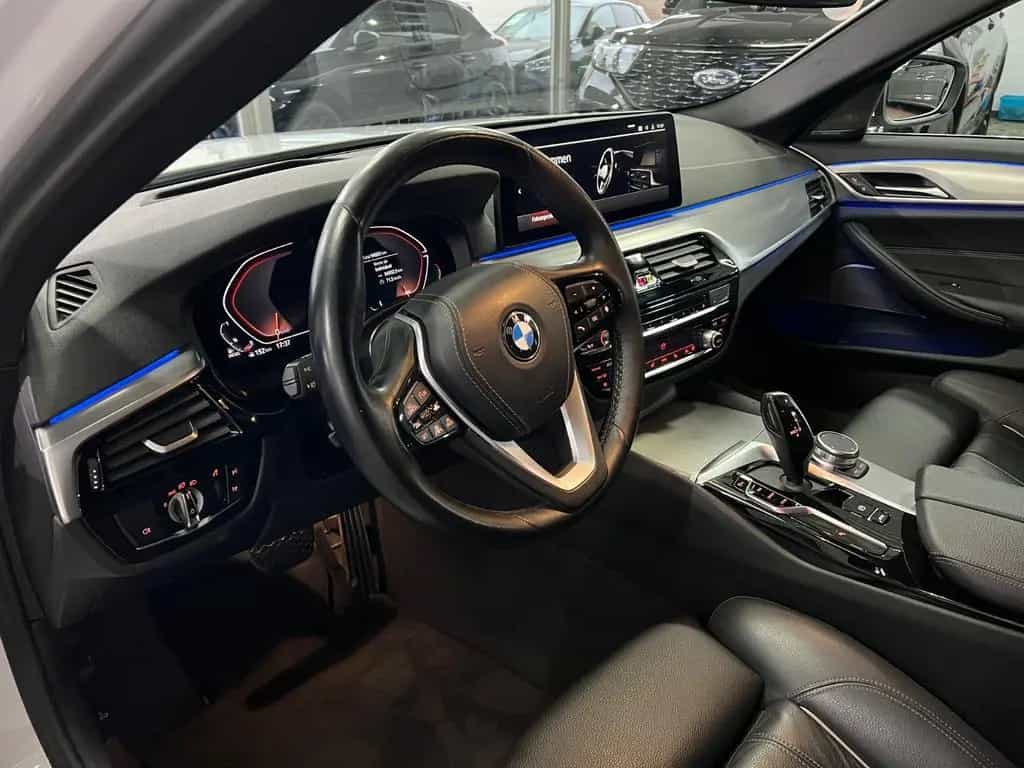 BMW 5 Series 520 d Touring AMB+AHK+DAP+HuD+Pano+HaKa+SH+MEM 02/2023-photo-20