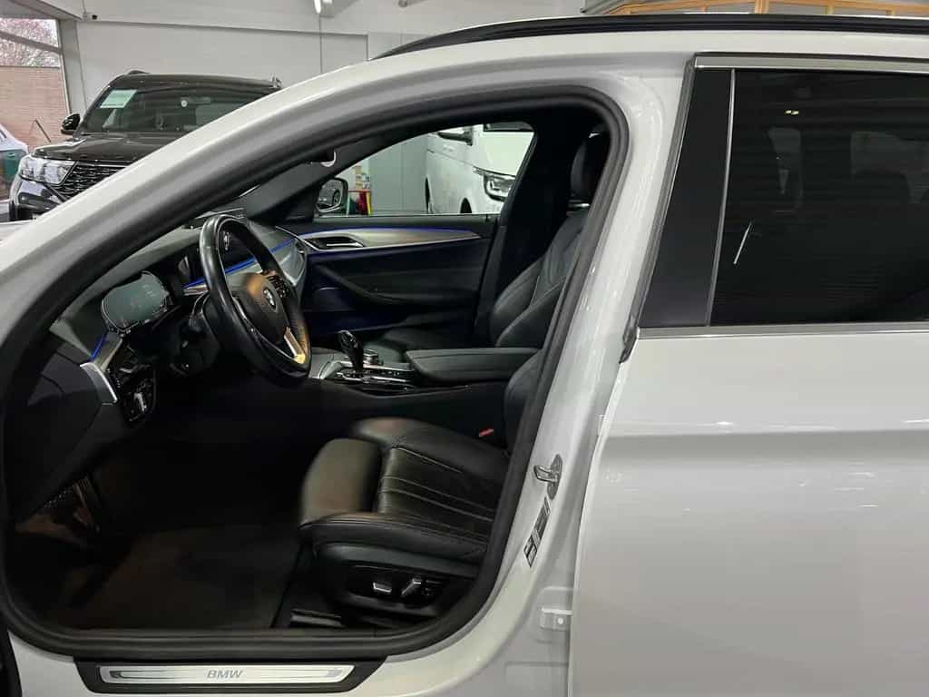 BMW 5 Series 520 d Touring AMB+AHK+DAP+HuD+Pano+HaKa+SH+MEM 02/2023-photo-23