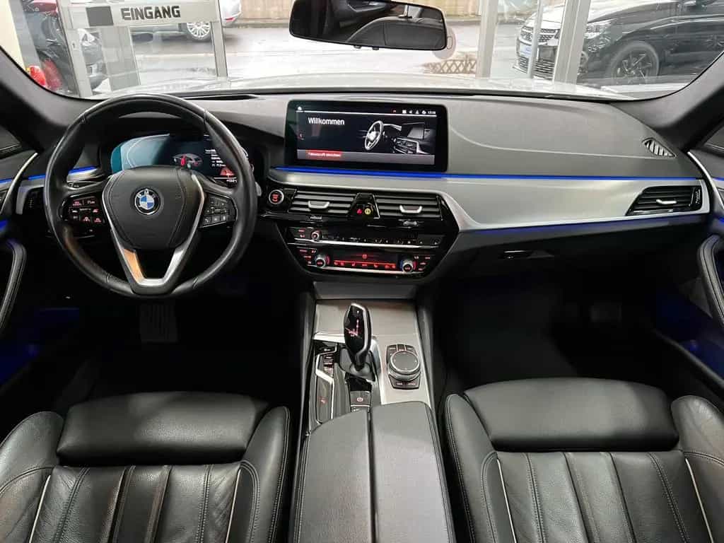 BMW 5 Series 520 d Touring AMB+AHK+DAP+HuD+Pano+HaKa+SH+MEM 02/2023-photo-27