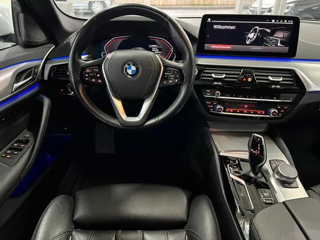 BMW 5 Series 520 d Touring AMB+AHK+DAP+HuD+Pano+HaKa+SH+MEM 02/2023-photo-28