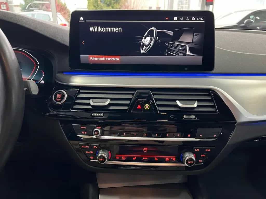 BMW 5 Series 520 d Touring AMB+AHK+DAP+HuD+Pano+HaKa+SH+MEM 02/2023-photo-34