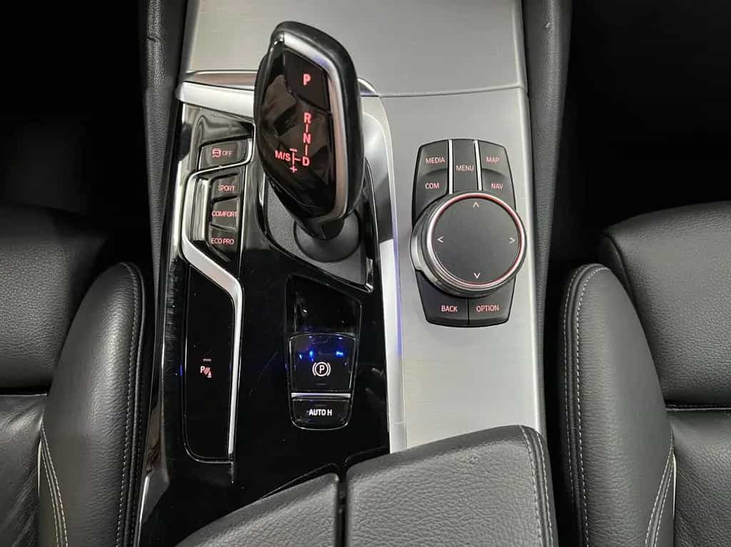 BMW 5 Series 520 d Touring AMB+AHK+DAP+HuD+Pano+HaKa+SH+MEM 02/2023-photo-35
