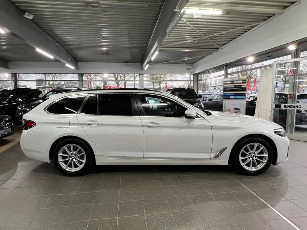 BMW 5 Series 520 d Touring AMB+AHK+DAP+HuD+Pano+HaKa+SH+MEM 02/2023-photo-7