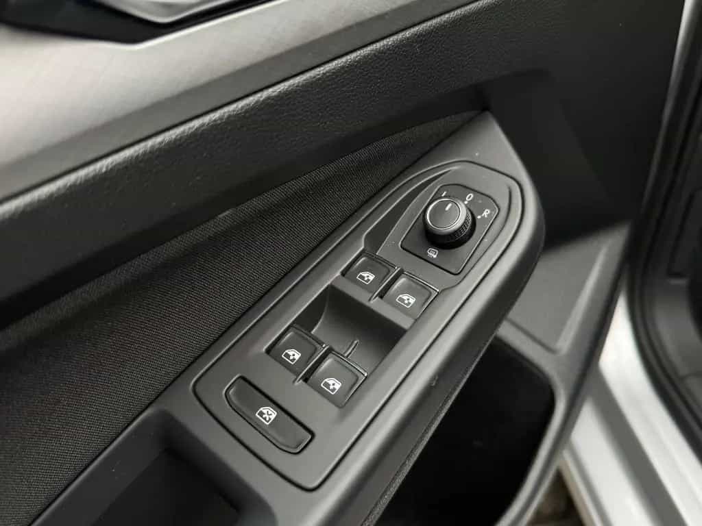 Volkswagen Golf VIII Variant Life eTSI DSG|LED|NAVI|SHZ|AHK 06/2021-photo-10