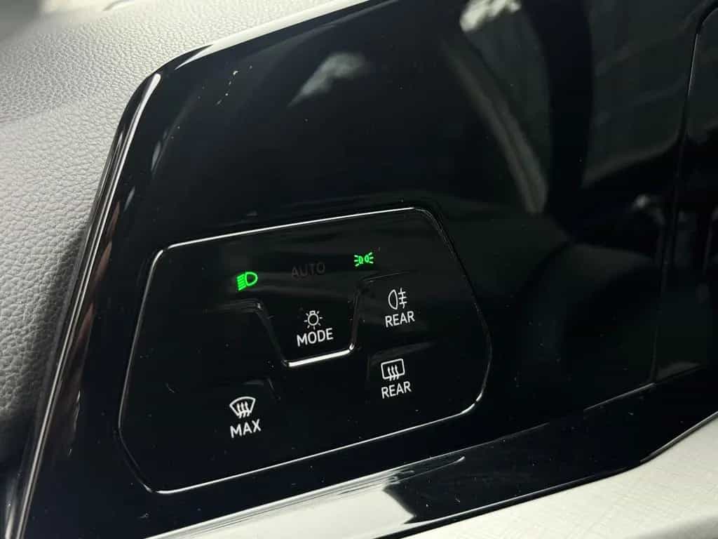 Volkswagen Golf VIII Variant Life eTSI DSG|LED|NAVI|SHZ|AHK 06/2021-photo-11