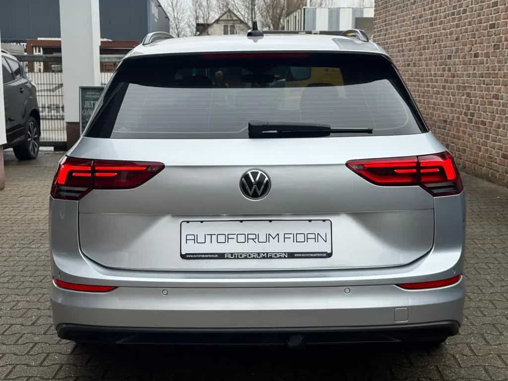 Volkswagen Golf VIII Variant Life eTSI DSG|LED|NAVI|SHZ|AHK 06/2021-photo-2