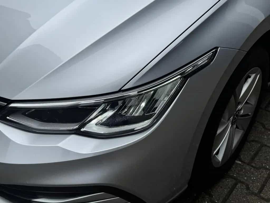 Volkswagen Golf VIII Variant Life eTSI DSG|LED|NAVI|SHZ|AHK 06/2021-photo-6