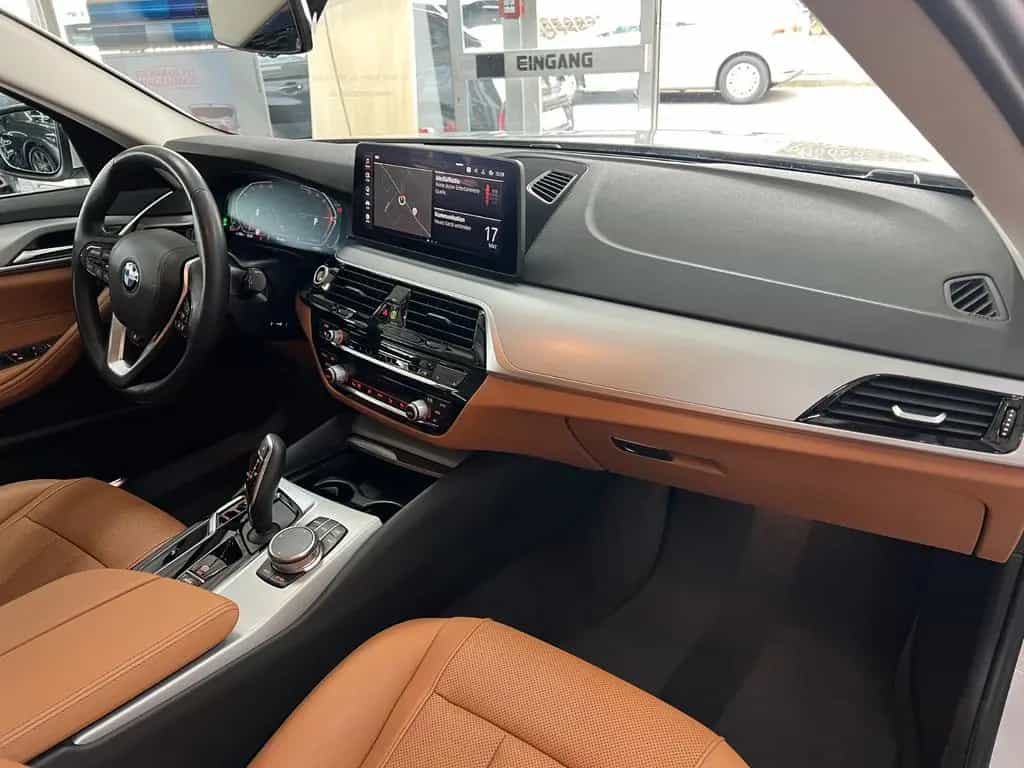 BMW 5 Series 520d Touring xDrive 4Z+ASSIST+Park+Standheizung 09/2023-photo-13