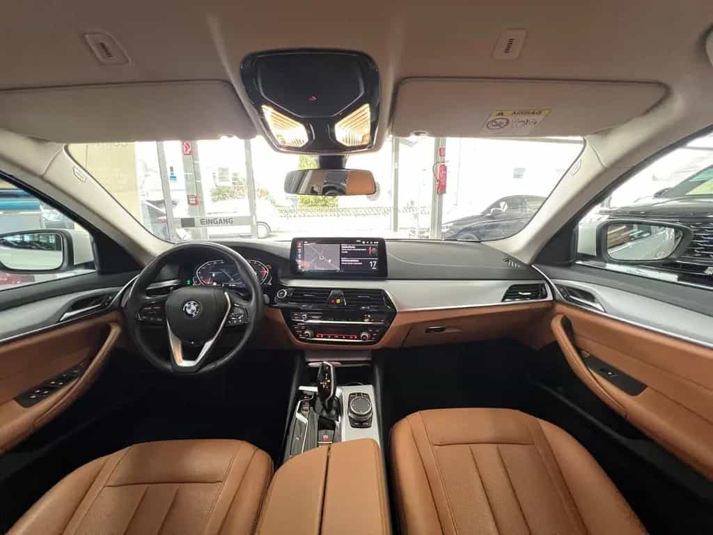 BMW 5 Series 520d Touring xDrive 4Z+ASSIST+Park+Standheizung 09/2023-photo-17
